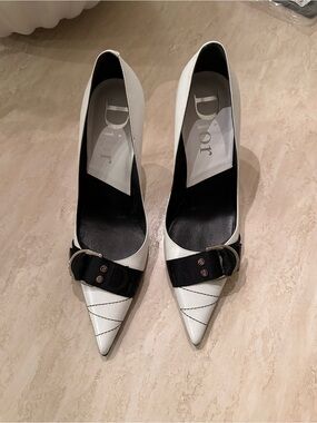 Worn once/like new Vintage Dior Cherie Pointy Pumps;; Size 36; beautiful heels